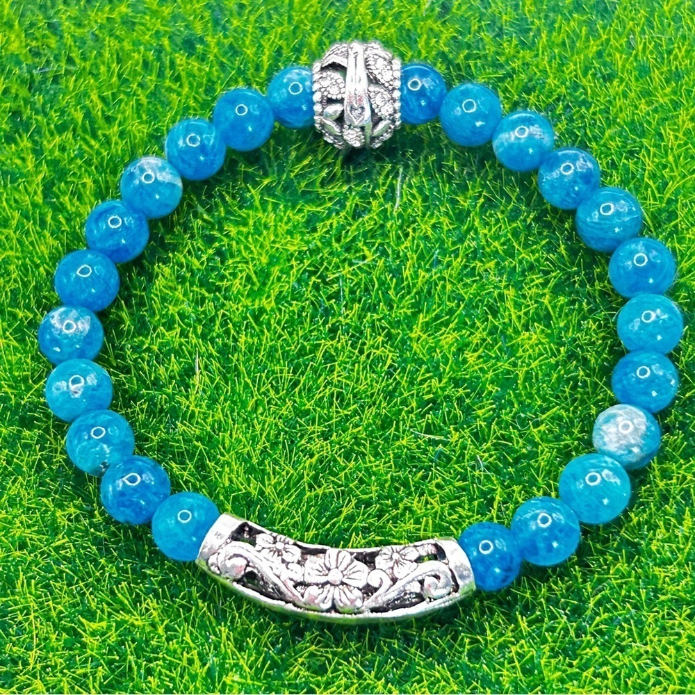 NWOT Genuine blue apatite with silver accents stretch bracelet